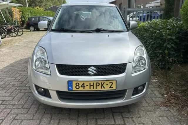 Suzuki Swift (2009) thumbnail 6