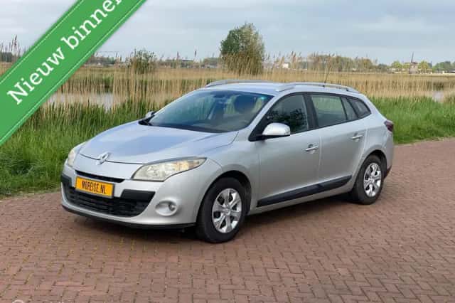 Renault Mégane (2011) thumbnail 1