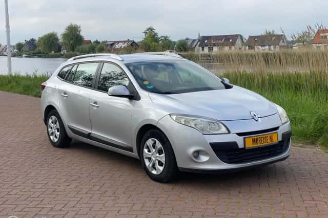 Renault Mégane (2011) thumbnail 2