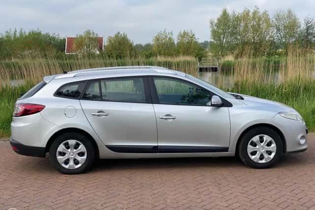 Renault Mégane (2011) thumbnail 4
