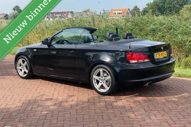 BMW 1-Serie (2010) thumbnail 1