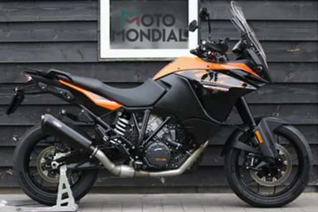 KTM 1090 (2017) thumbnail 1