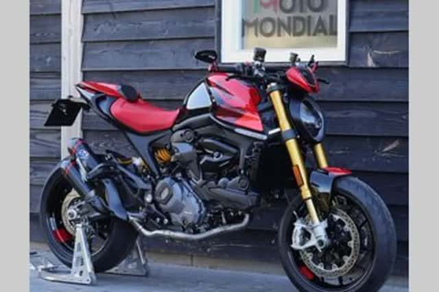 DUCATI MONSTER (2024) thumbnail 3