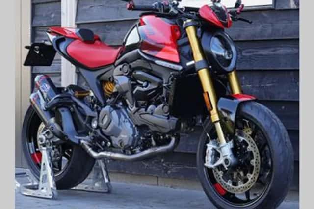 DUCATI MONSTER (2024) thumbnail 4