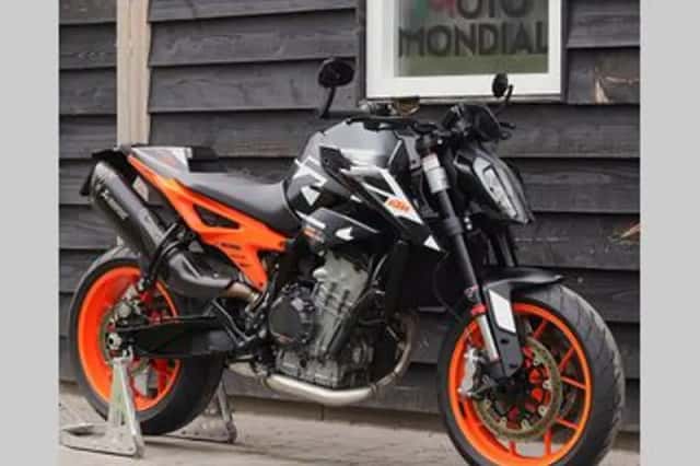 KTM 890 (2024) thumbnail 3