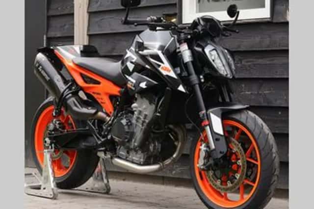 KTM 890 (2024) thumbnail 4