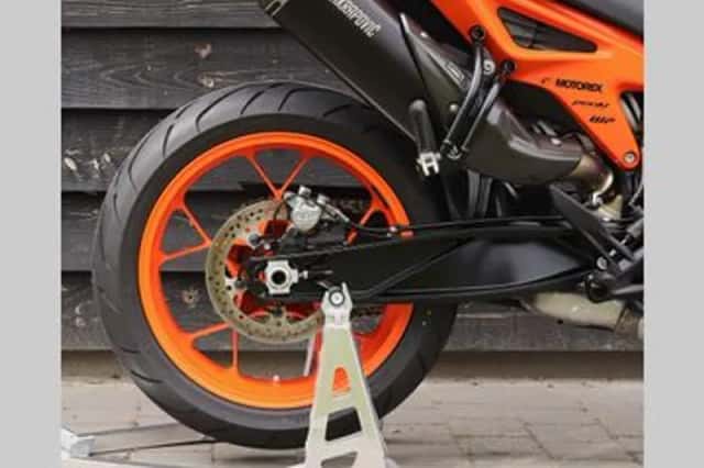 KTM 890 (2024) thumbnail 6