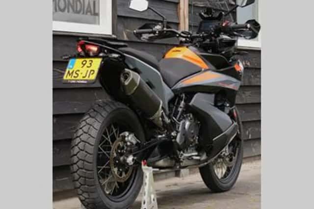 KTM 890 (2023) thumbnail 5