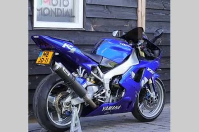 YAMAHA YZF (1999) thumbnail 2