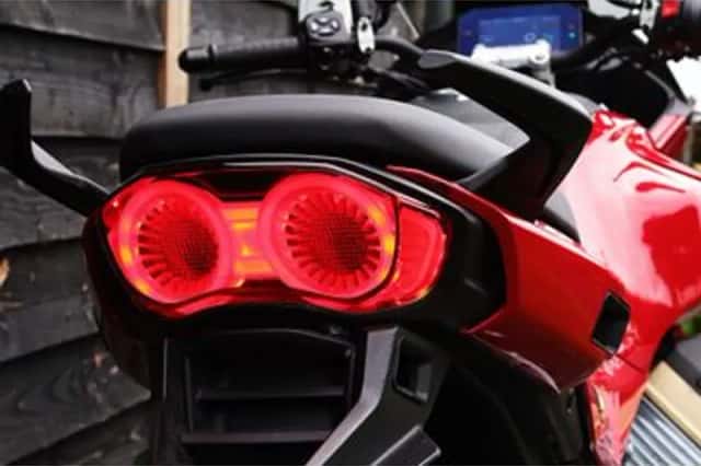 MOTO GUZZI V (2023) thumbnail 3