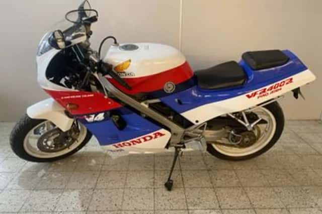 Honda VFR (1988) thumbnail 1