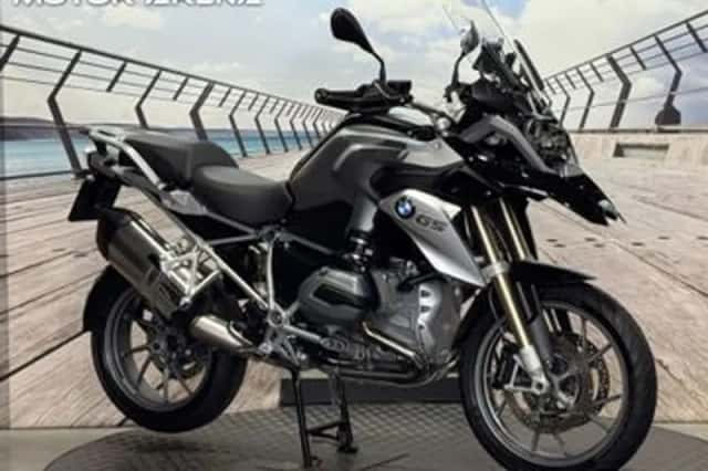 BMW R (2015) thumbnail 1