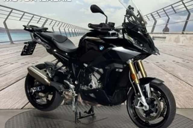 BMW S (2023) thumbnail 1