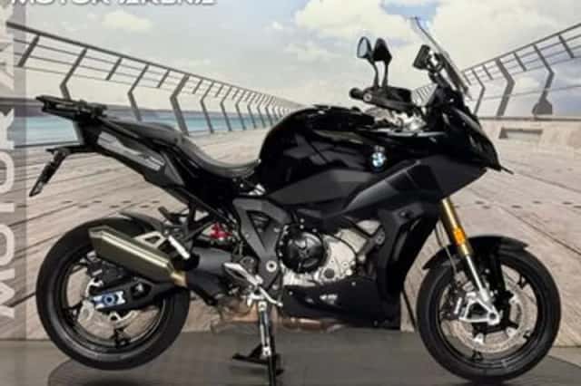 BMW S (2023) thumbnail 3