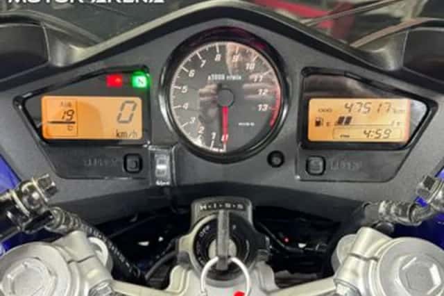 Honda VFR (2004) thumbnail 6