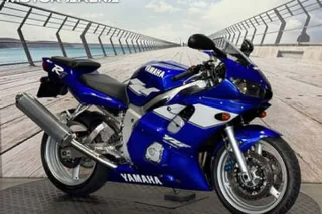 YAMAHA YZF (1999) thumbnail 1