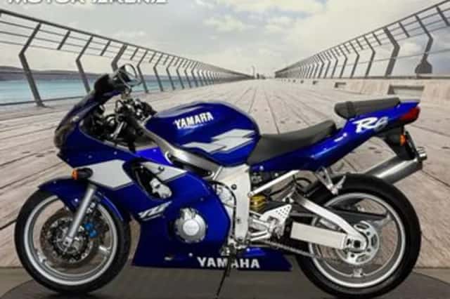 YAMAHA YZF (1999) thumbnail 2