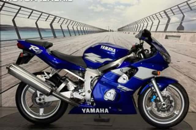 YAMAHA YZF (1999) thumbnail 3
