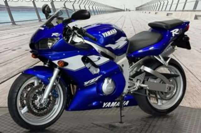 YAMAHA YZF (1999) thumbnail 4