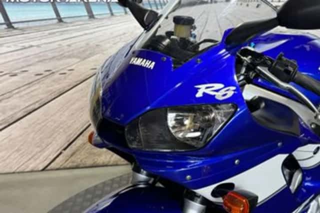 YAMAHA YZF (1999) thumbnail 6