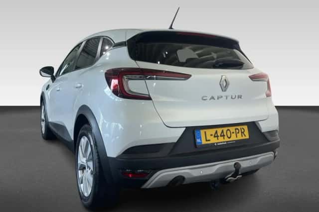 Renault Captur (2021) thumbnail 3