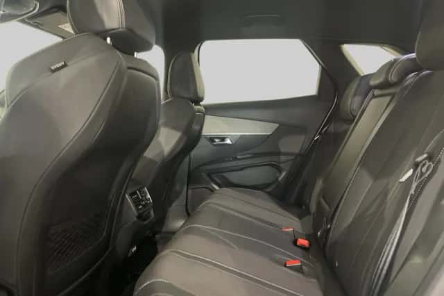Peugeot 3008 (2023) thumbnail 6