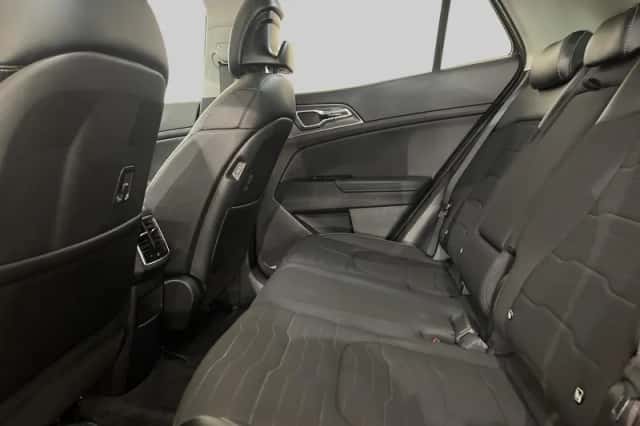 Kia Sportage (2023) thumbnail 6