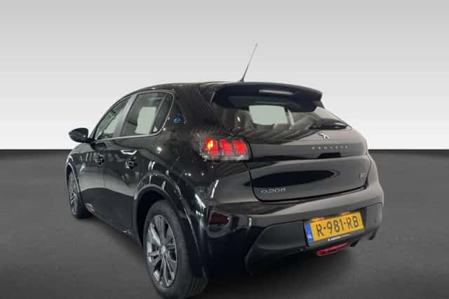 Peugeot e-208 (2022) thumbnail 3
