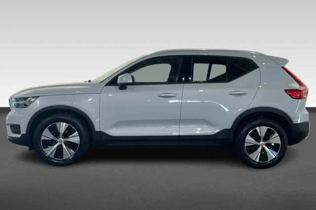 Volvo XC40 (2022) thumbnail 2