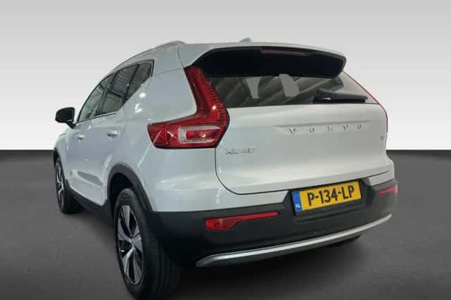 Volvo XC40 (2022) thumbnail 3