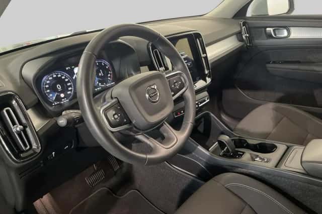 Volvo XC40 (2022) thumbnail 4