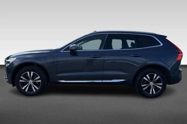 Volvo XC60 (2022) thumbnail 2