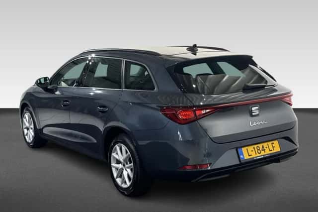 SEAT Leon (2021) thumbnail 3