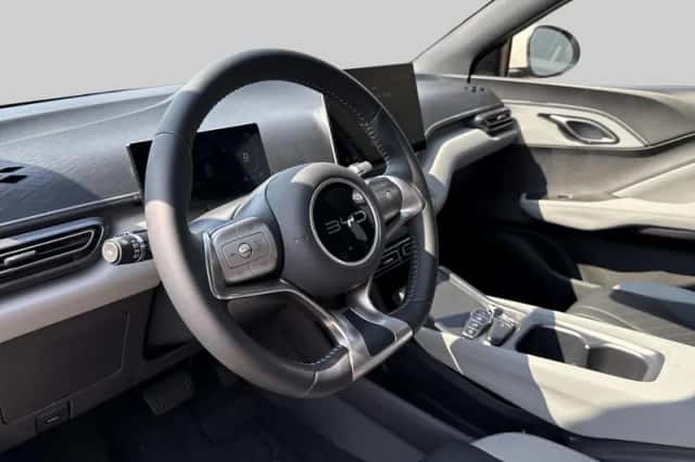 BYD Dolphin (2026) thumbnail 4