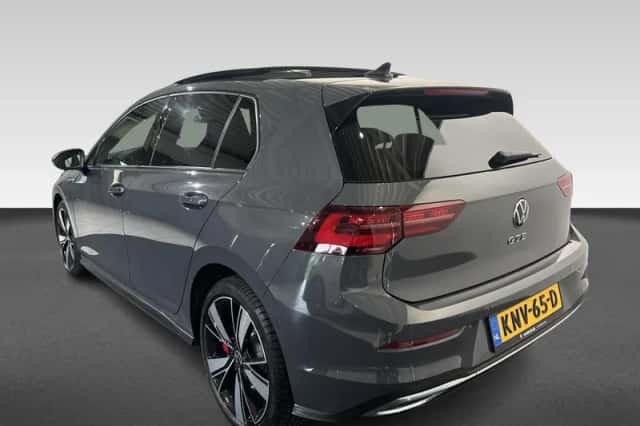 Volkswagen Golf (2022) thumbnail 3