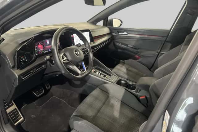 Volkswagen Golf (2022) thumbnail 4