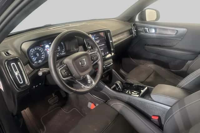 Volvo XC40 (2022) thumbnail 4