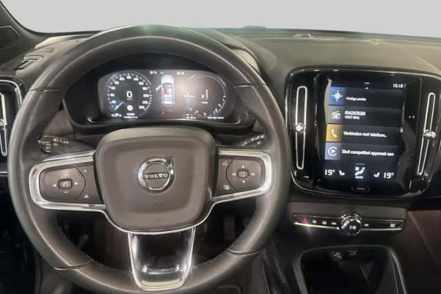 Volvo XC40 (2022) thumbnail 5