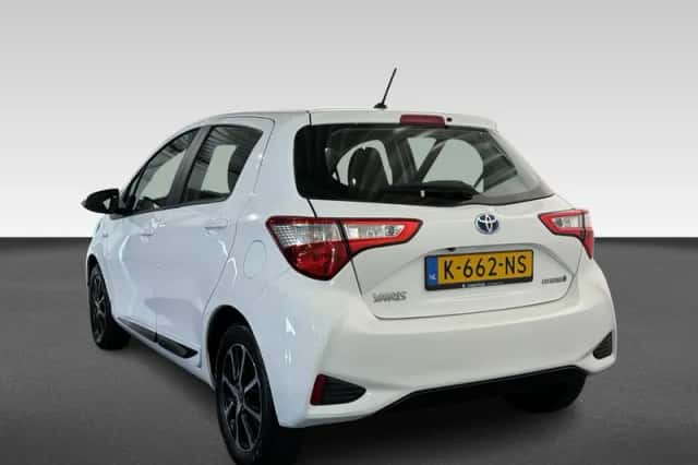 Toyota Yaris (2018) thumbnail 3