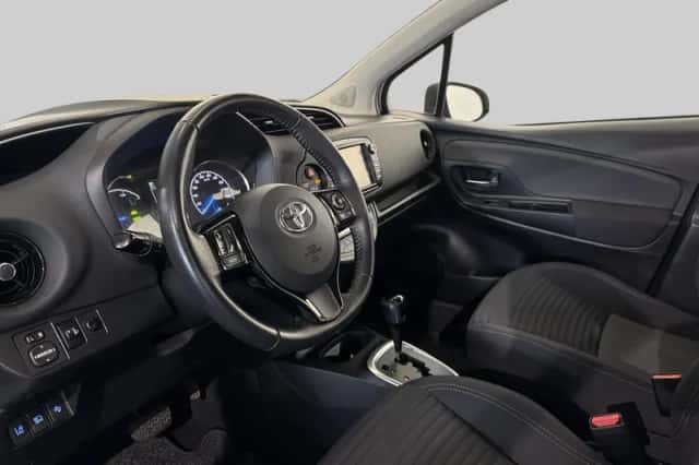 Toyota Yaris (2018) thumbnail 4