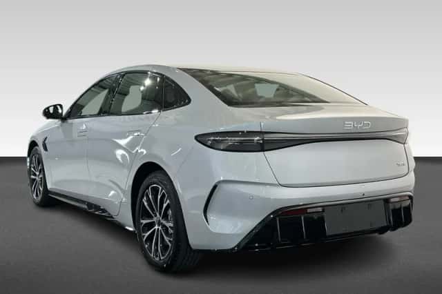 BYD Seal (2026) thumbnail 3