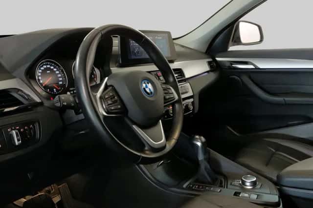 BMW X1 (2022) thumbnail 4