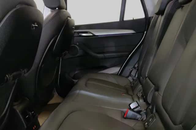 BMW X1 (2022) thumbnail 6