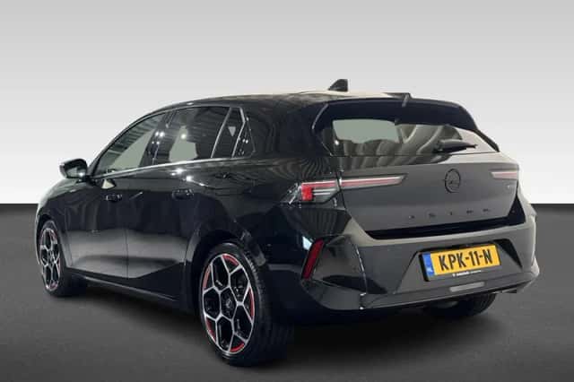 Opel Astra (2022) thumbnail 3
