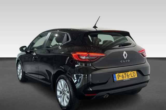 Renault Clio (2022) thumbnail 3