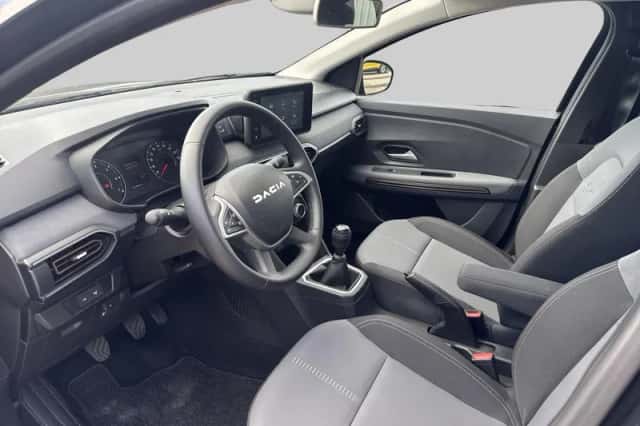Dacia Sandero Stepway (2024) thumbnail 4