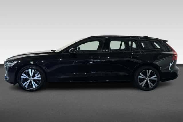 Volvo V60 (2022) thumbnail 2