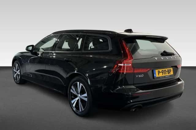 Volvo V60 (2022) thumbnail 3