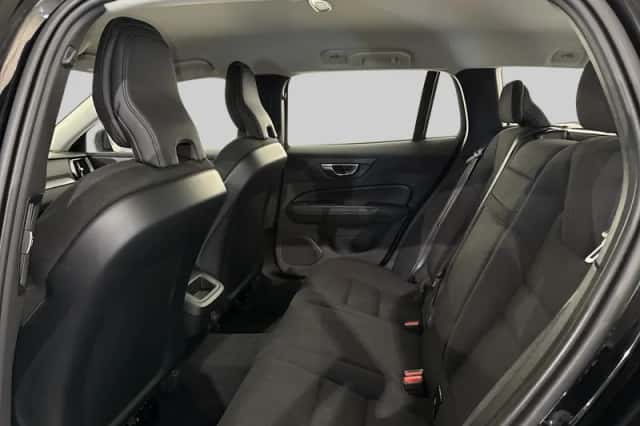 Volvo V60 (2022) thumbnail 6