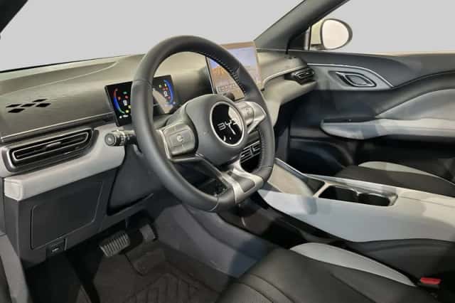 BYD Dolphin (2026) thumbnail 4